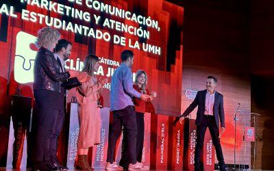 El Consejo Social de la UMH premia al Servicio de Comunicación, Marketing y Atención al Estudiantado por su colaboración con la Cátedra Clínica Jurídica